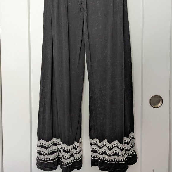 ✨ POL Black & White Flare Wide-Leg Pants (Size S, fits S–M) 🖤🤍👖 - Picture 1 of 7